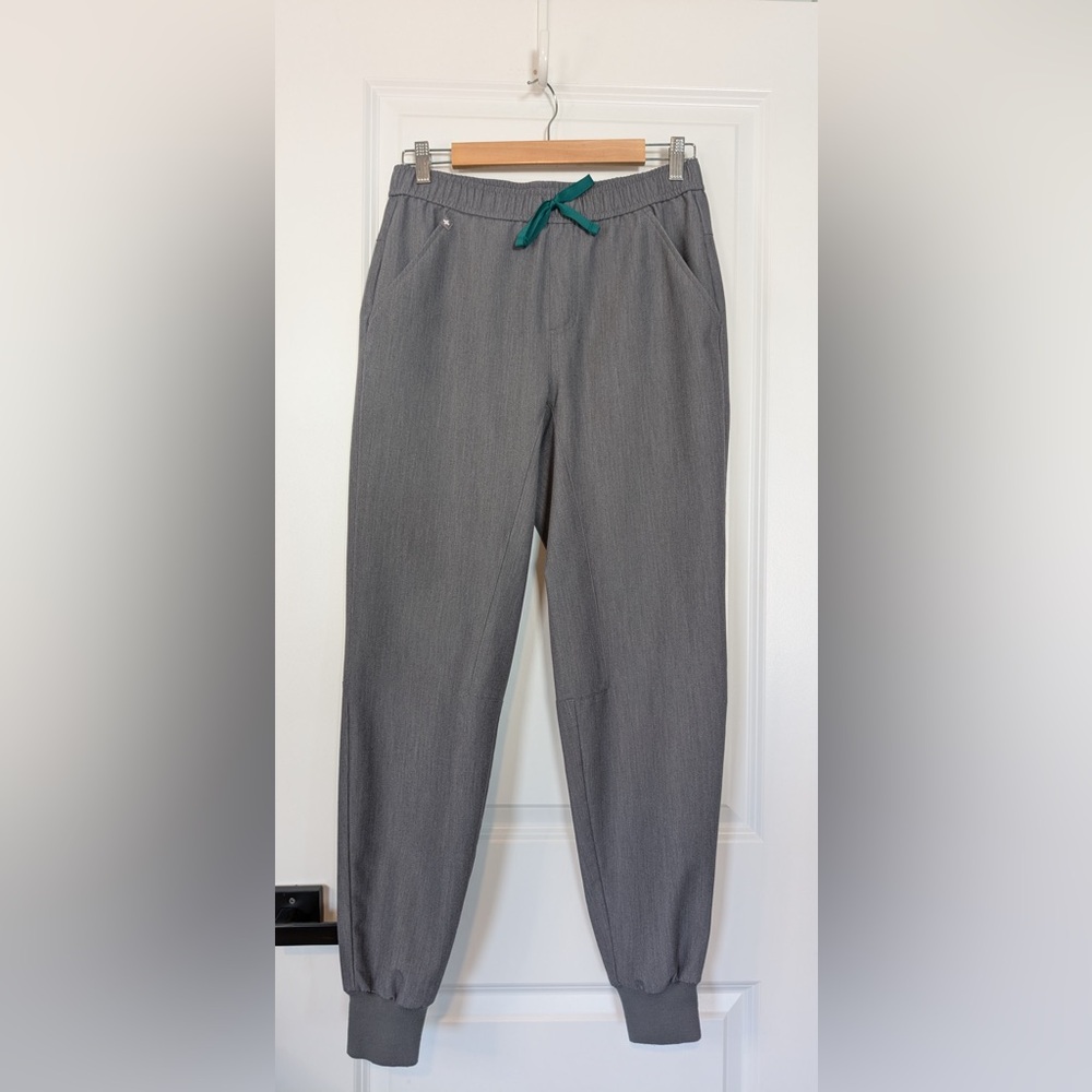 FIGS Menโs Tansen Jogger Scrub Pants Graphite Size Small